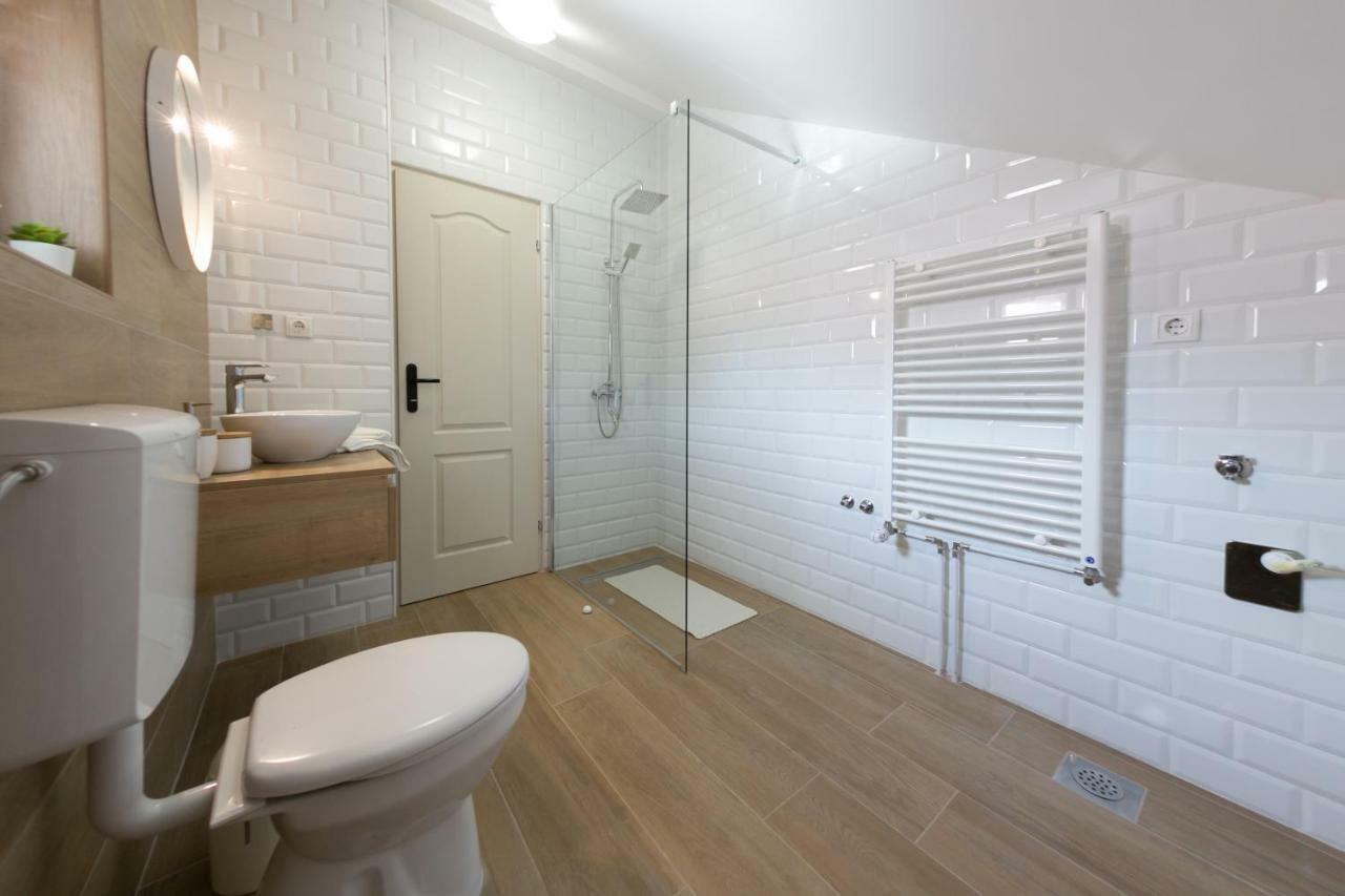 House Smolcic Apartment Otočac Екстериор снимка