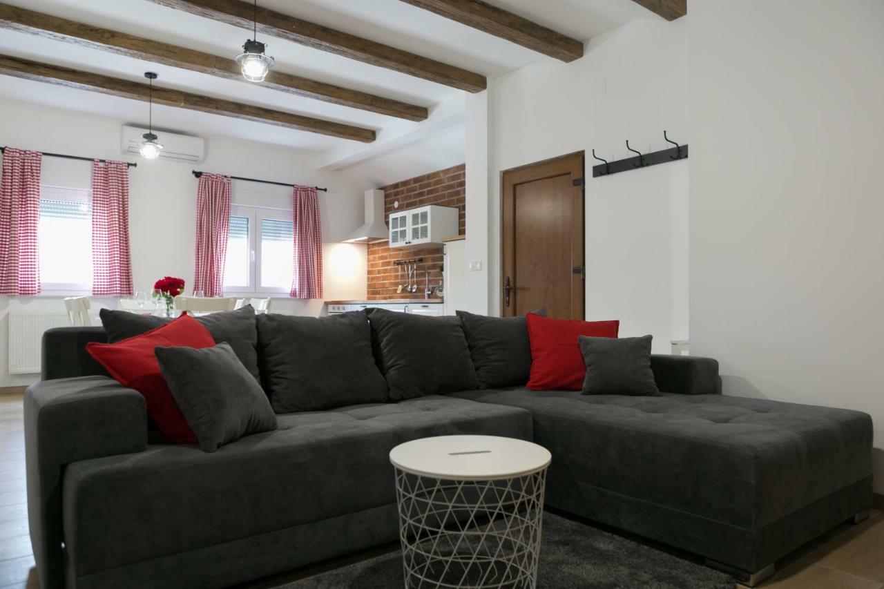 House Smolcic Apartment Otočac Екстериор снимка